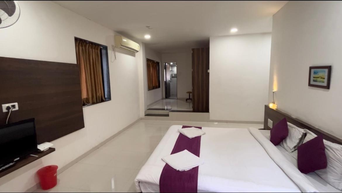 Hotel Saiba Residency Pirangut Esterno foto